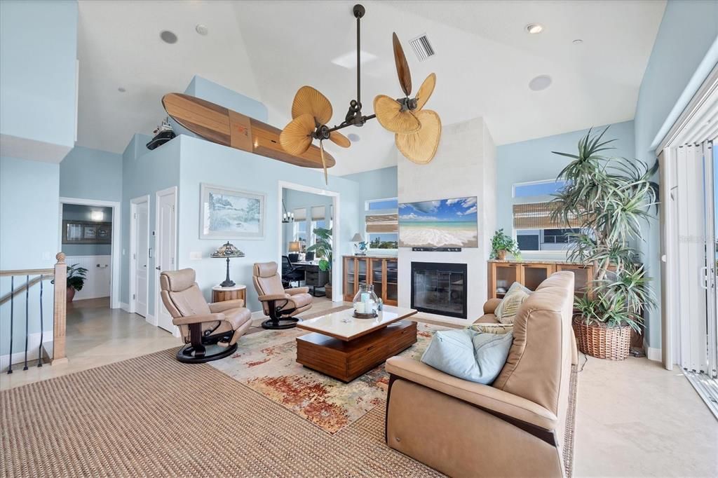 En Venta: $1,950,000 (3 camas, 3 baños, 2558 Pies cuadrados)