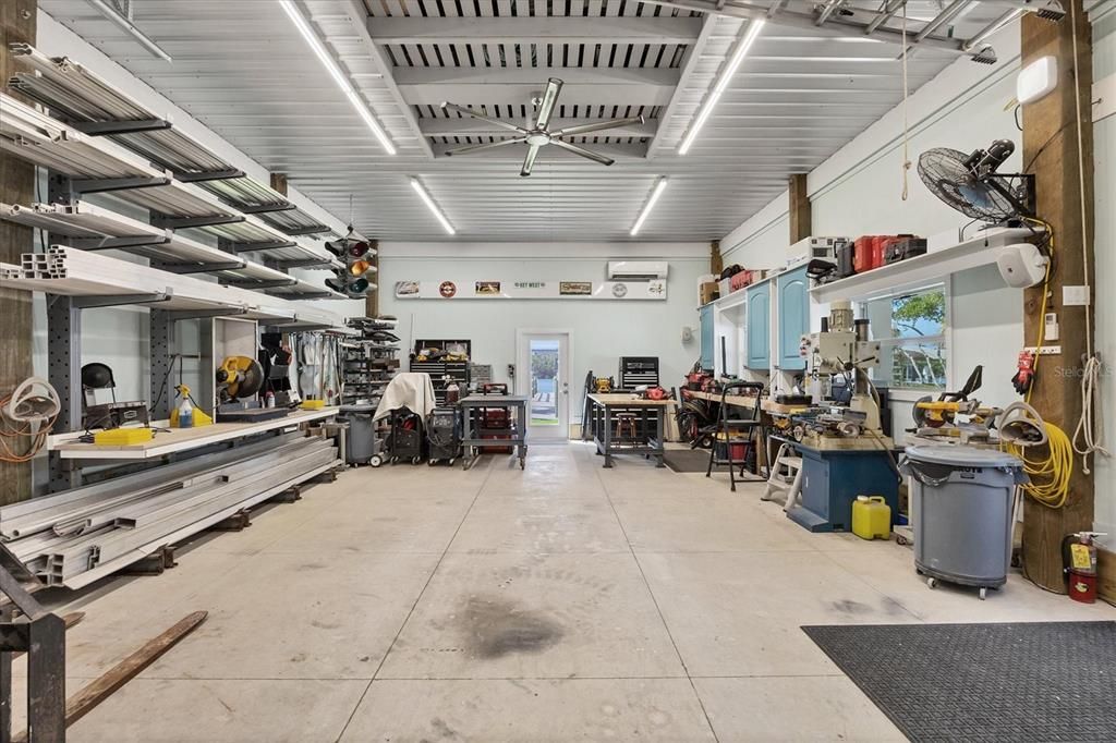 En Venta: $1,950,000 (3 camas, 3 baños, 2558 Pies cuadrados)