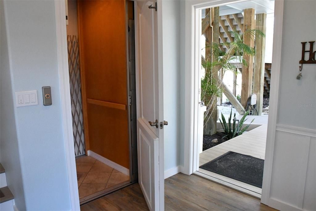 En Venta: $1,950,000 (3 camas, 3 baños, 2558 Pies cuadrados)