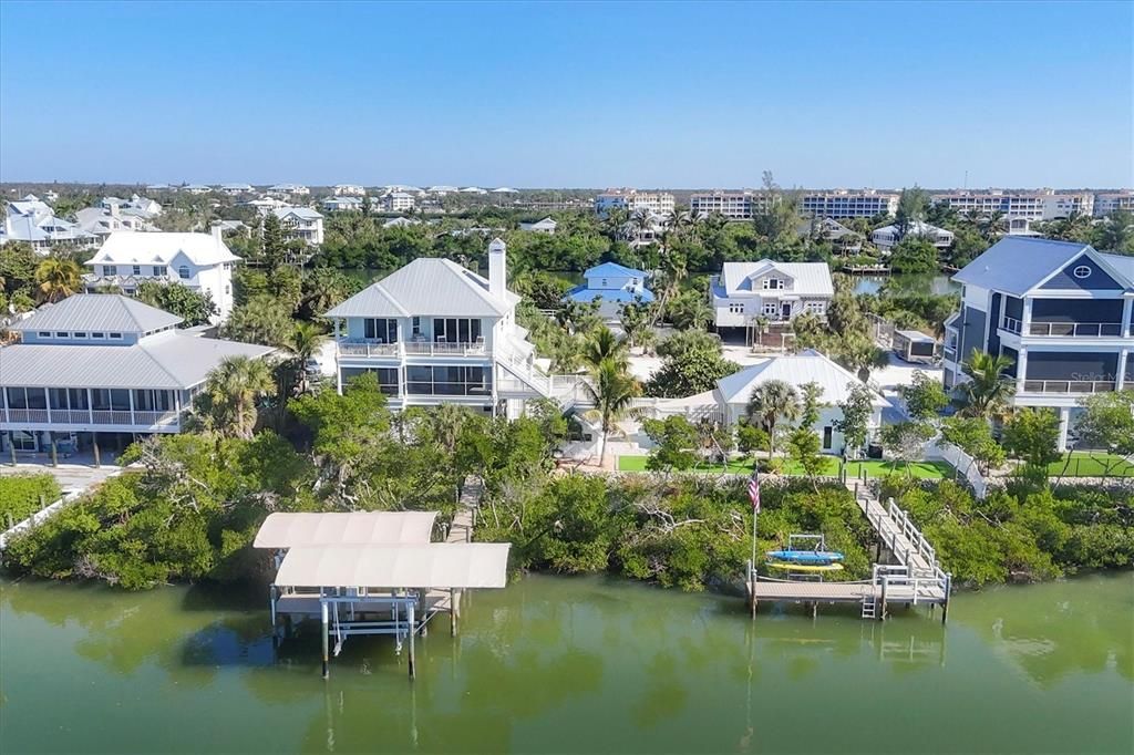 En Venta: $1,950,000 (3 camas, 3 baños, 2558 Pies cuadrados)