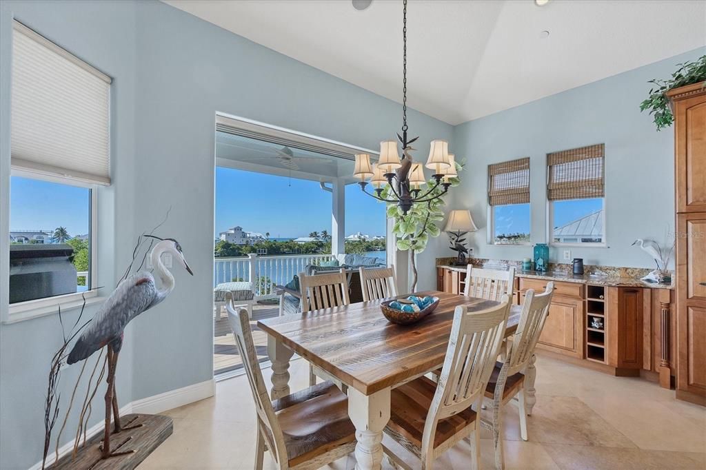 En Venta: $1,950,000 (3 camas, 3 baños, 2558 Pies cuadrados)