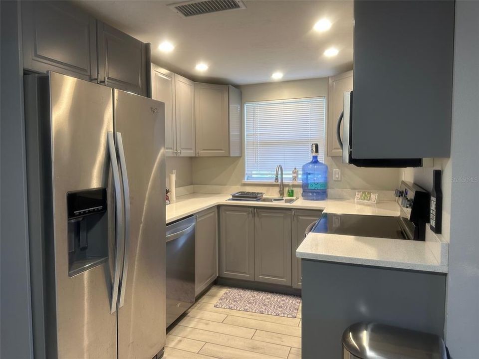 待售: $375,000 (3 贝兹, 2 浴室, 1036 平方英尺)