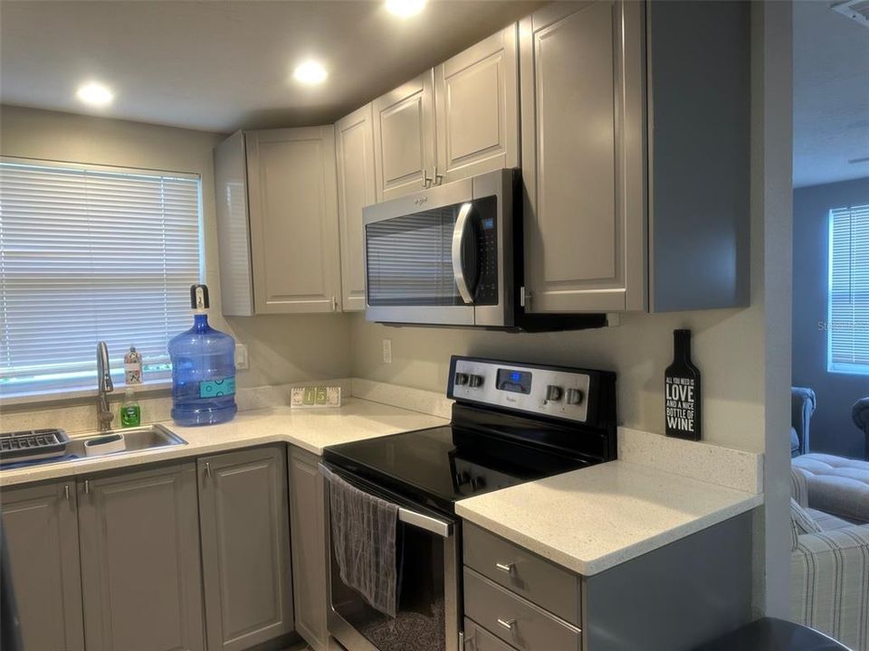 待售: $375,000 (3 贝兹, 2 浴室, 1036 平方英尺)