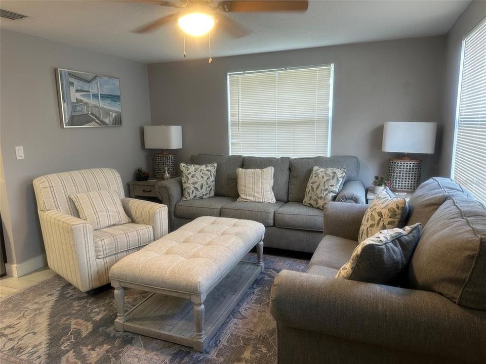 待售: $375,000 (3 贝兹, 2 浴室, 1036 平方英尺)