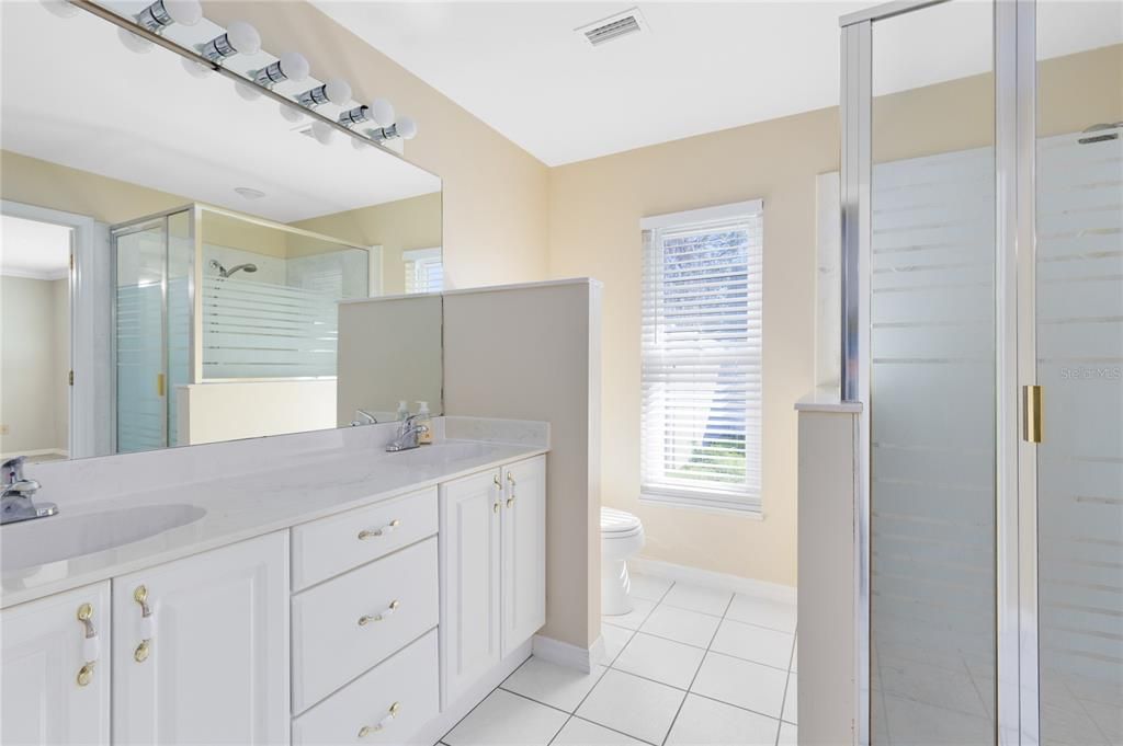 For Sale: $399,999 (4 beds, 2 baths, 2860 Square Feet)