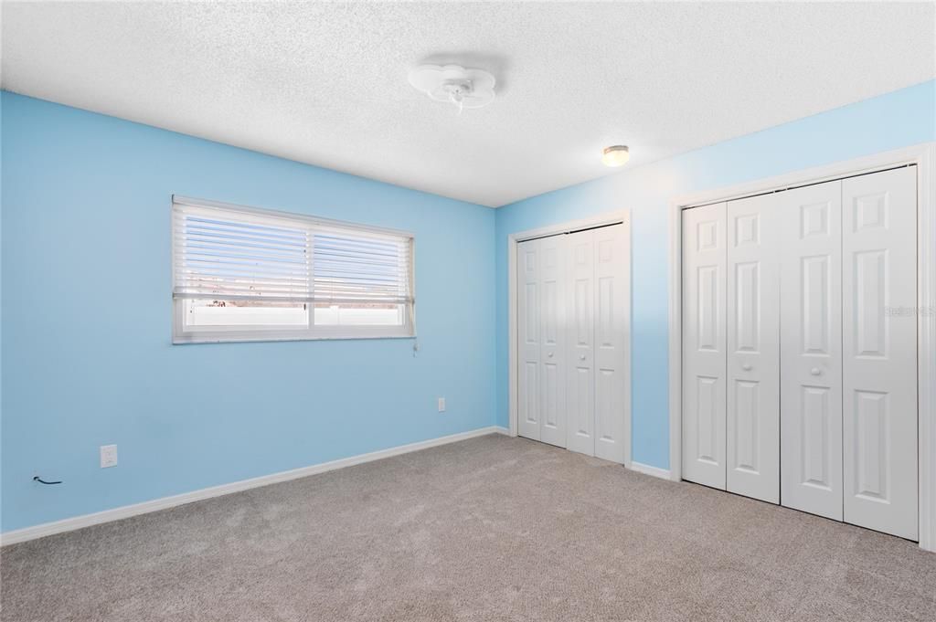 For Sale: $399,999 (4 beds, 2 baths, 2860 Square Feet)