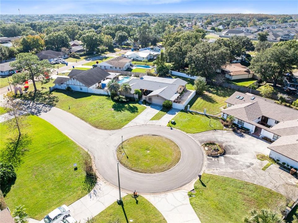 For Sale: $399,999 (4 beds, 2 baths, 2860 Square Feet)