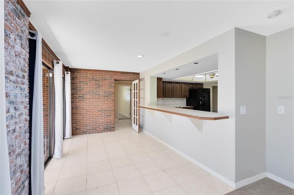 For Sale: $399,999 (4 beds, 2 baths, 2860 Square Feet)