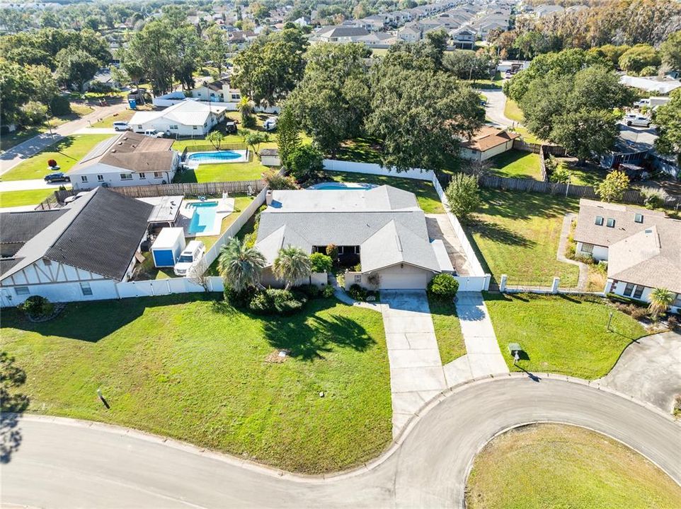 For Sale: $399,999 (4 beds, 2 baths, 2860 Square Feet)