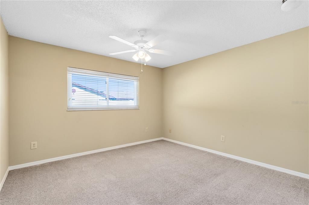 For Sale: $399,999 (4 beds, 2 baths, 2860 Square Feet)