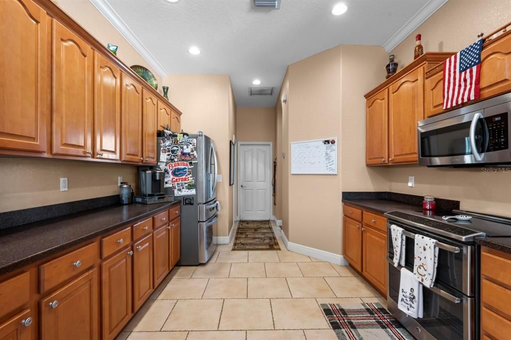 На продажу: $440,000 (3 спален, 2 ванн, 2242 Квадратных фут)