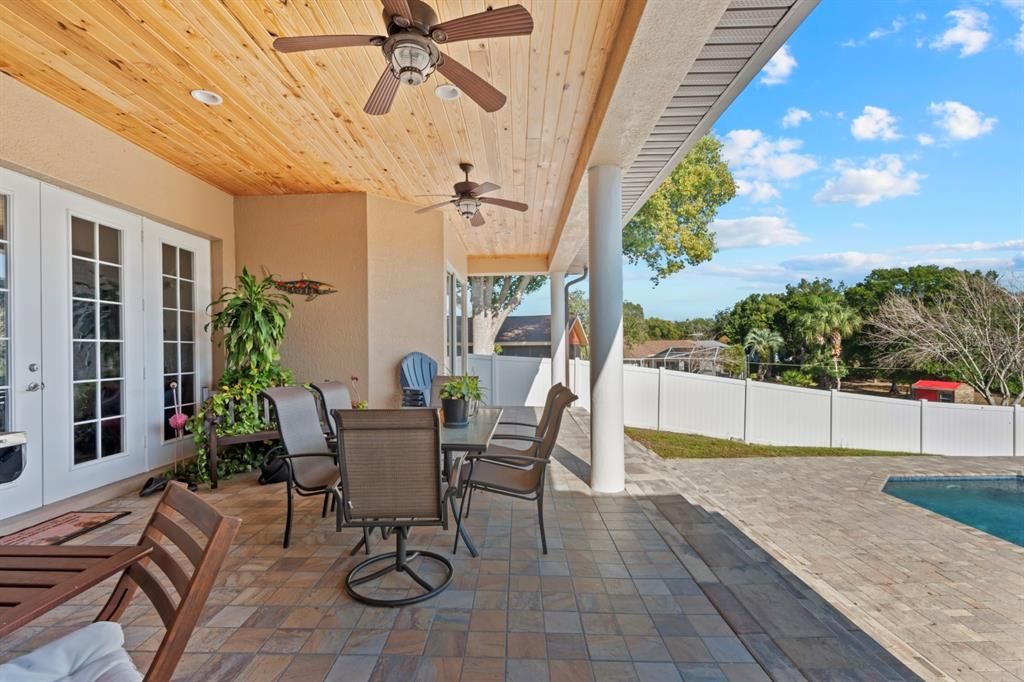 На продажу: $440,000 (3 спален, 2 ванн, 2242 Квадратных фут)