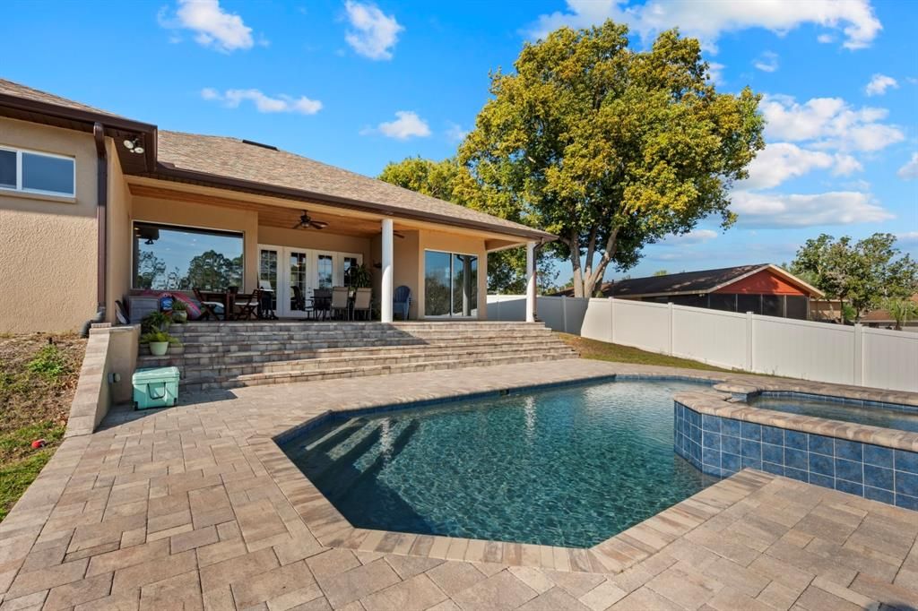 На продажу: $440,000 (3 спален, 2 ванн, 2242 Квадратных фут)