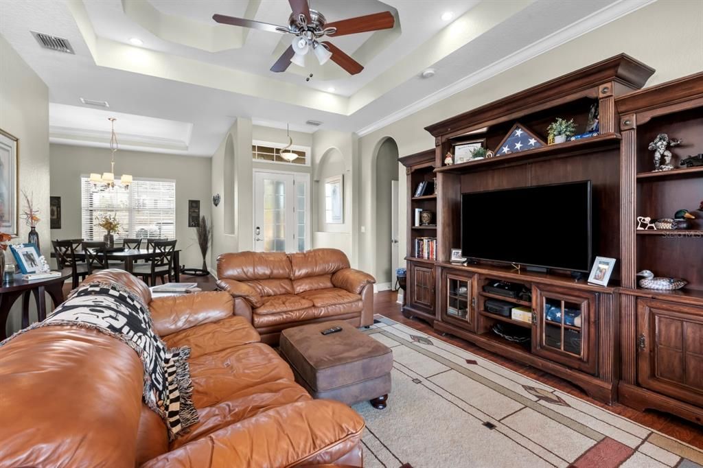 На продажу: $440,000 (3 спален, 2 ванн, 2242 Квадратных фут)