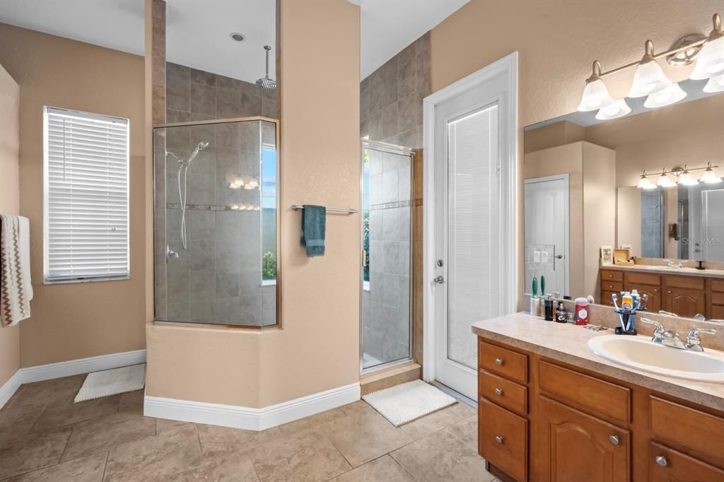 На продажу: $440,000 (3 спален, 2 ванн, 2242 Квадратных фут)