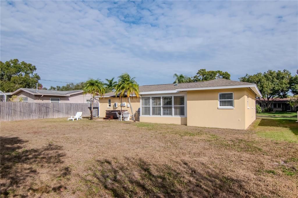 For Sale: $389,900 (2 beds, 2 baths, 1211 Square Feet)