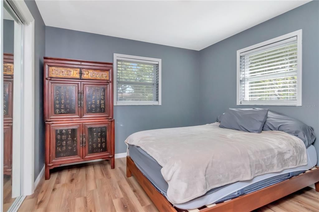 For Sale: $389,900 (2 beds, 2 baths, 1211 Square Feet)