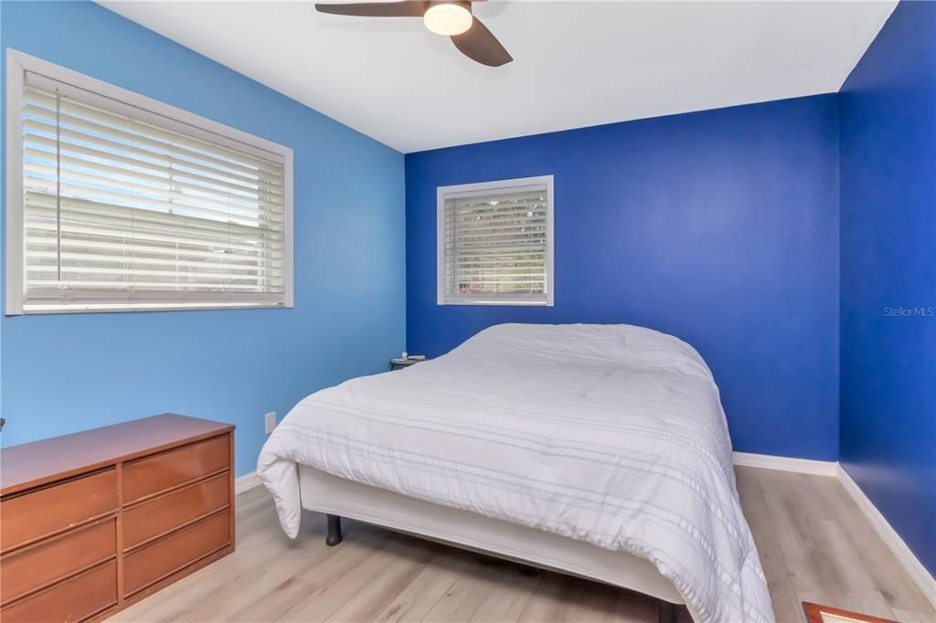 For Sale: $389,900 (2 beds, 2 baths, 1211 Square Feet)