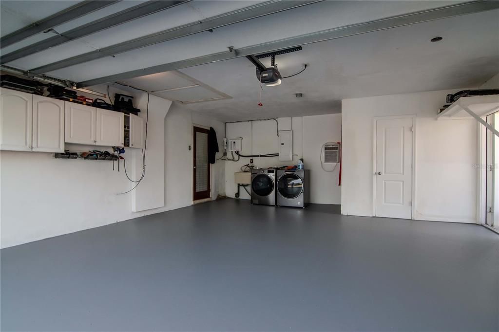 For Sale: $389,900 (2 beds, 2 baths, 1211 Square Feet)