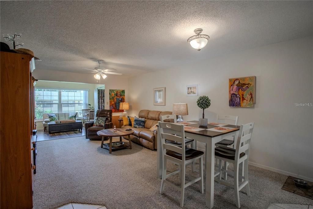 For Sale: $257,400 (2 beds, 2 baths, 1219 Square Feet)