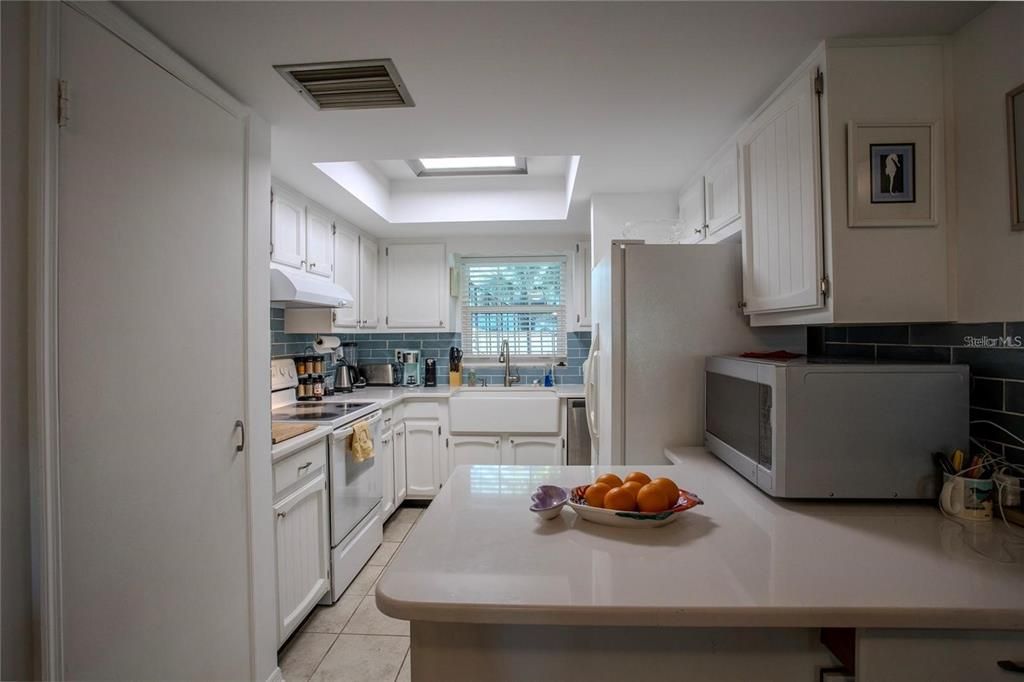 For Sale: $257,400 (2 beds, 2 baths, 1219 Square Feet)