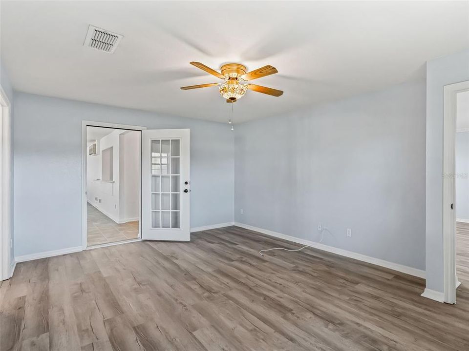 En Venta: $395,000 (3 camas, 3 baños, 2233 Pies cuadrados)