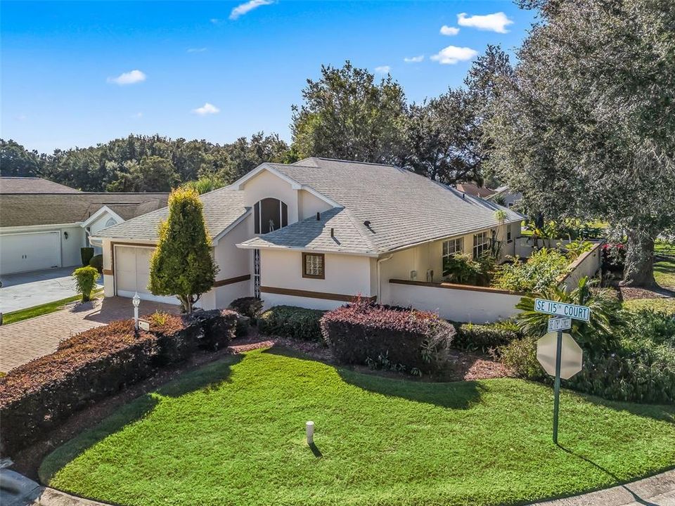 En Venta: $395,000 (3 camas, 3 baños, 2233 Pies cuadrados)