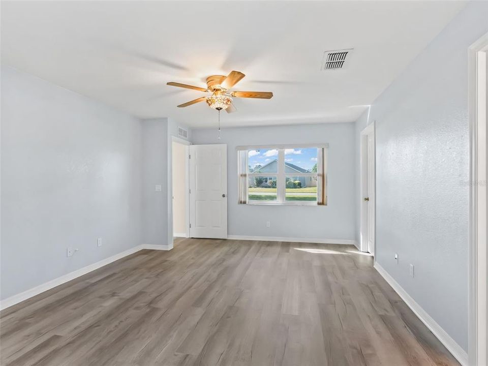 En Venta: $395,000 (3 camas, 3 baños, 2233 Pies cuadrados)