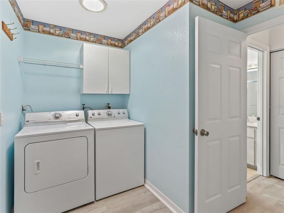 En Venta: $395,000 (3 camas, 3 baños, 2233 Pies cuadrados)