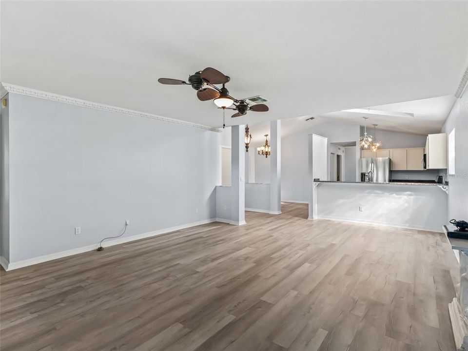 En Venta: $395,000 (3 camas, 3 baños, 2233 Pies cuadrados)