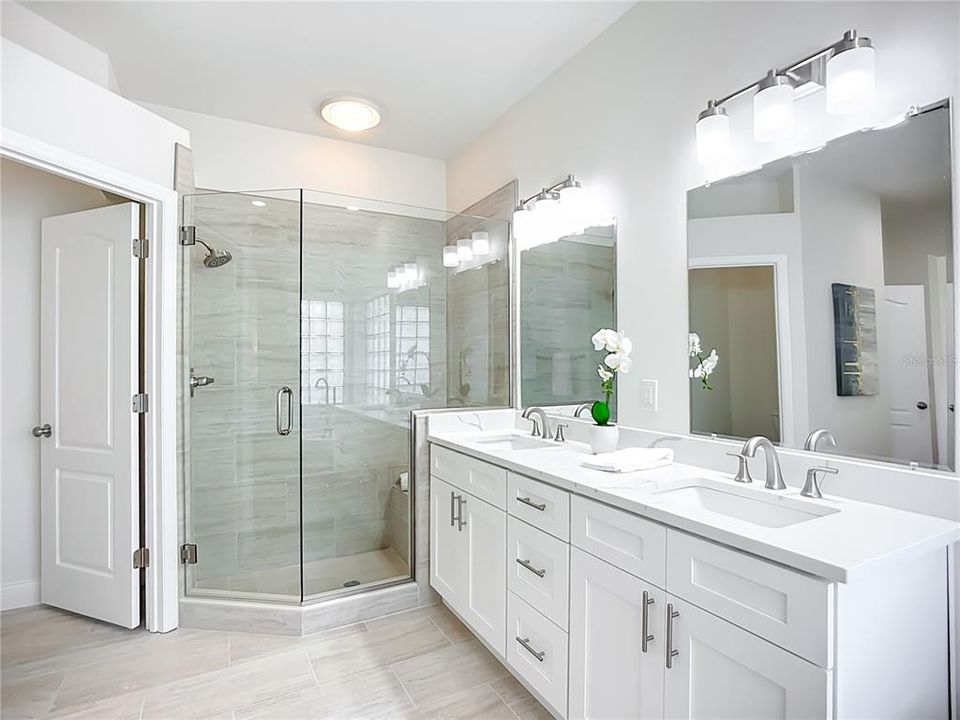 For Sale: $575,000 (3 beds, 2 baths, 2205 Square Feet)