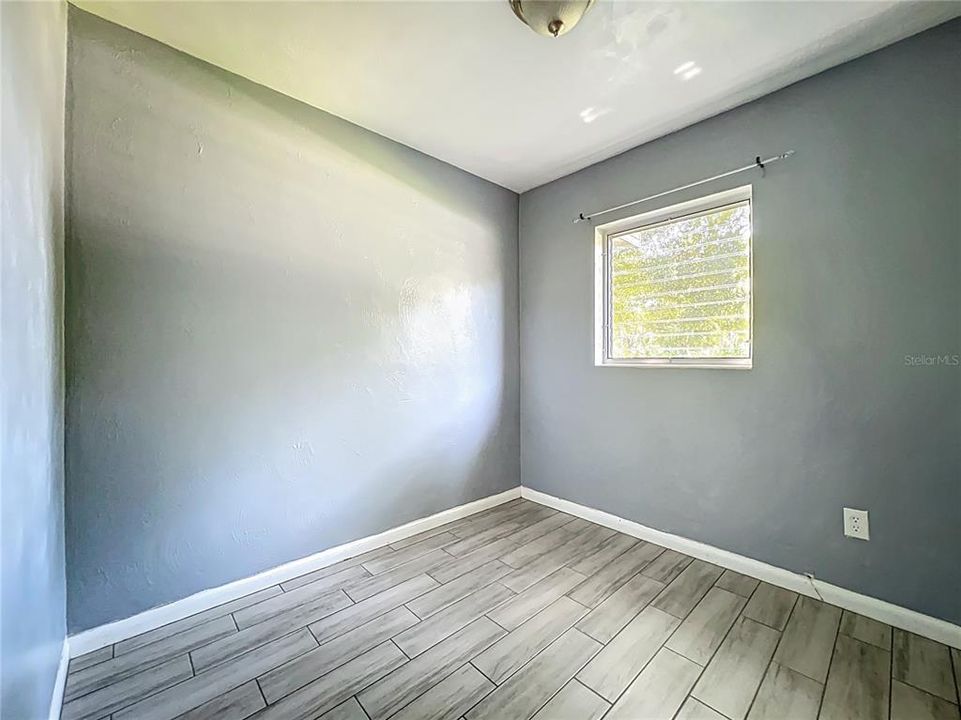 For Rent: $1,700 (3 beds, 1 baths, 1104 Square Feet)