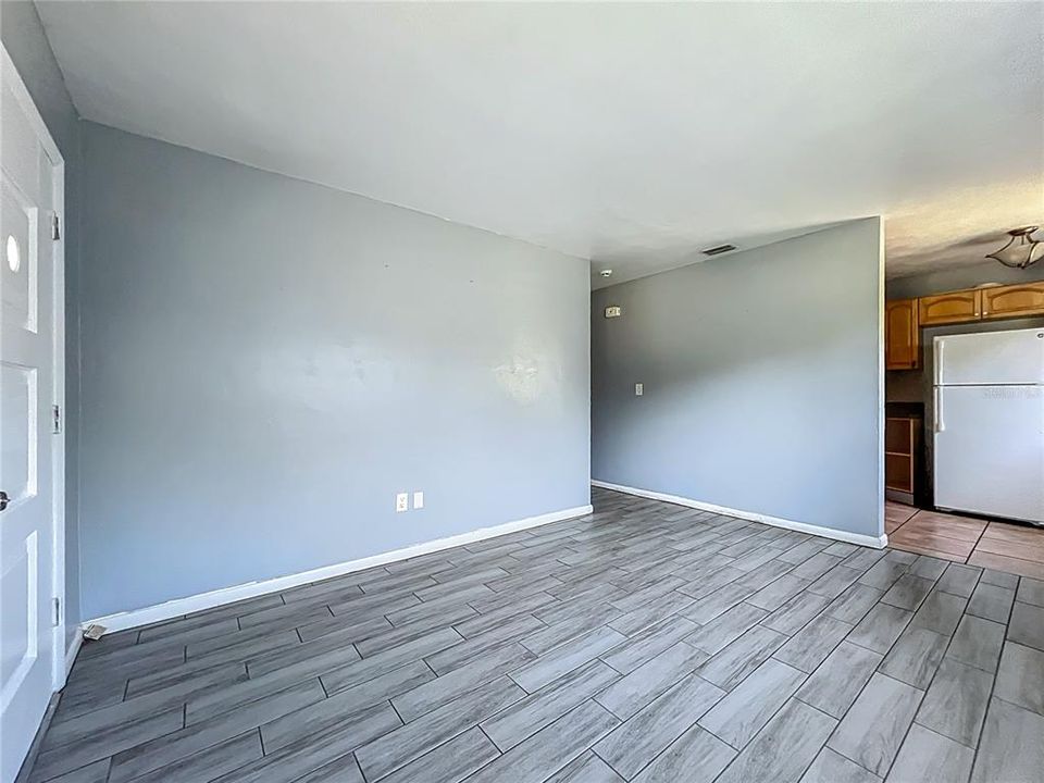 For Rent: $1,700 (3 beds, 1 baths, 1104 Square Feet)