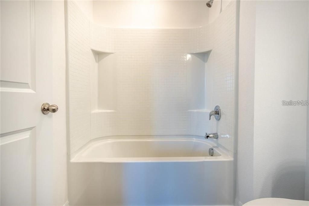 В аренду: $1,900 (3 спален, 2 ванн, 1404 Квадратных фут)