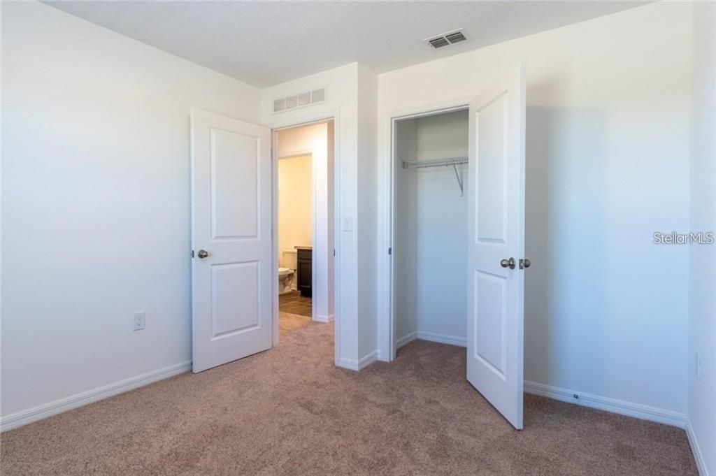 В аренду: $1,900 (3 спален, 2 ванн, 1404 Квадратных фут)