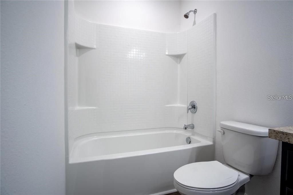 В аренду: $1,900 (3 спален, 2 ванн, 1404 Квадратных фут)