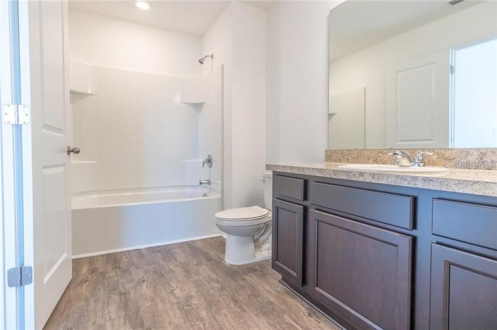 В аренду: $1,900 (3 спален, 2 ванн, 1404 Квадратных фут)