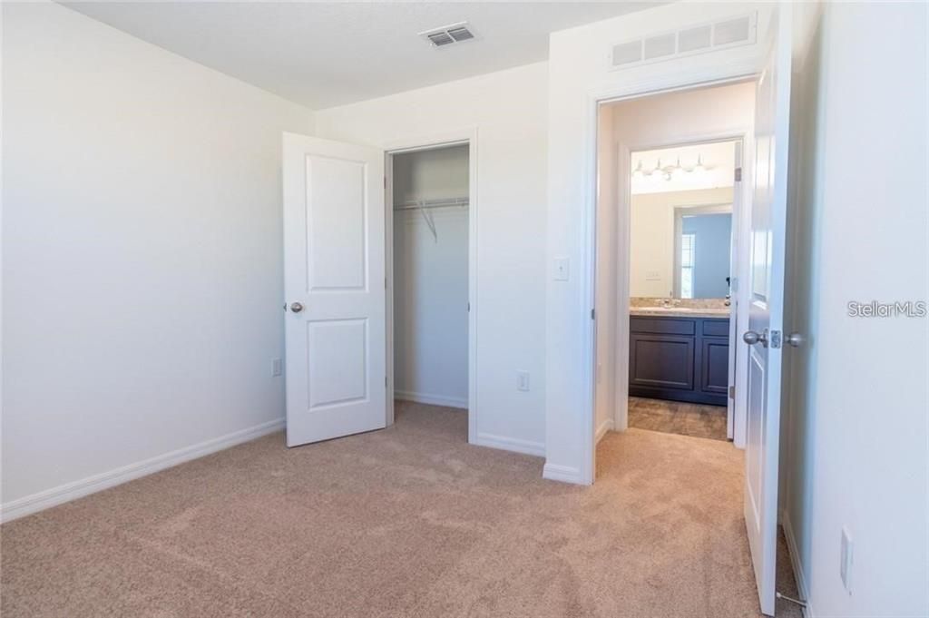 В аренду: $1,900 (3 спален, 2 ванн, 1404 Квадратных фут)