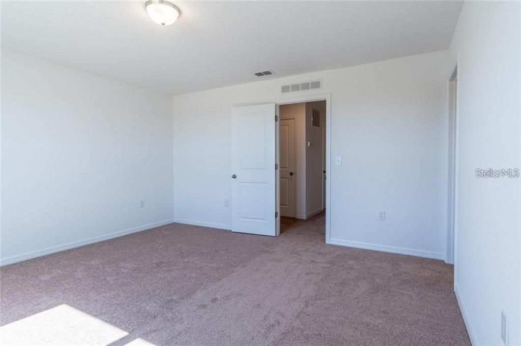 В аренду: $1,900 (3 спален, 2 ванн, 1404 Квадратных фут)