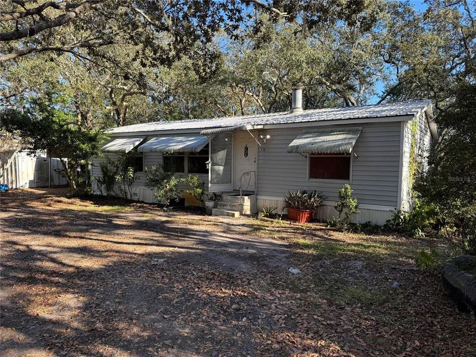 For Sale: $199,500 (3 beds, 2 baths, 1056 Square Feet)