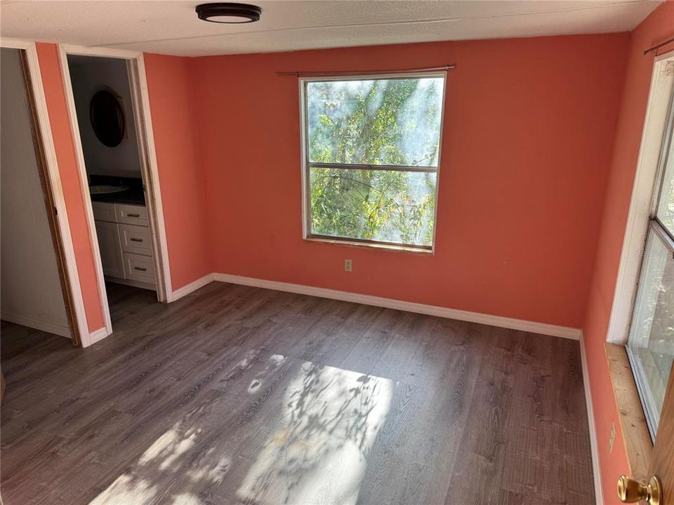 For Sale: $199,500 (3 beds, 2 baths, 1056 Square Feet)