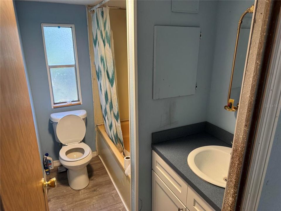 For Sale: $199,500 (3 beds, 2 baths, 1056 Square Feet)