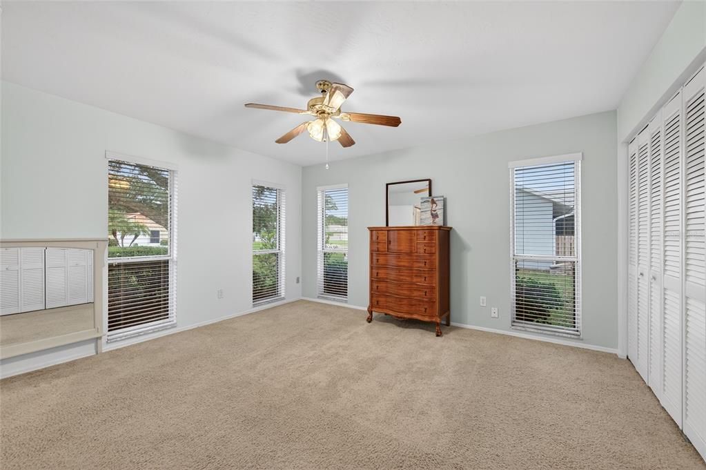 En Venta: $349,000 (3 camas, 2 baños, 1385 Pies cuadrados)