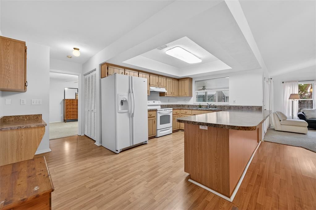 En Venta: $349,000 (3 camas, 2 baños, 1385 Pies cuadrados)