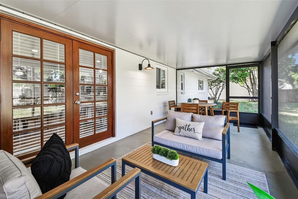 合同活跃: $550,000 (3 贝兹, 2 浴室, 1804 平方英尺)