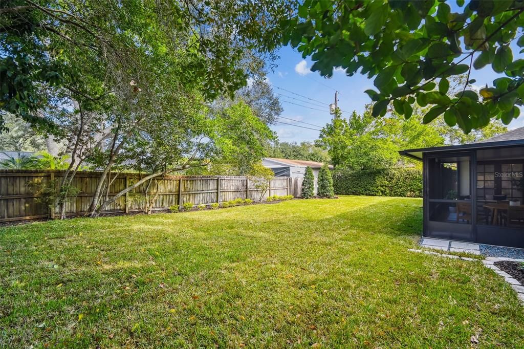 合同活跃: $550,000 (3 贝兹, 2 浴室, 1804 平方英尺)