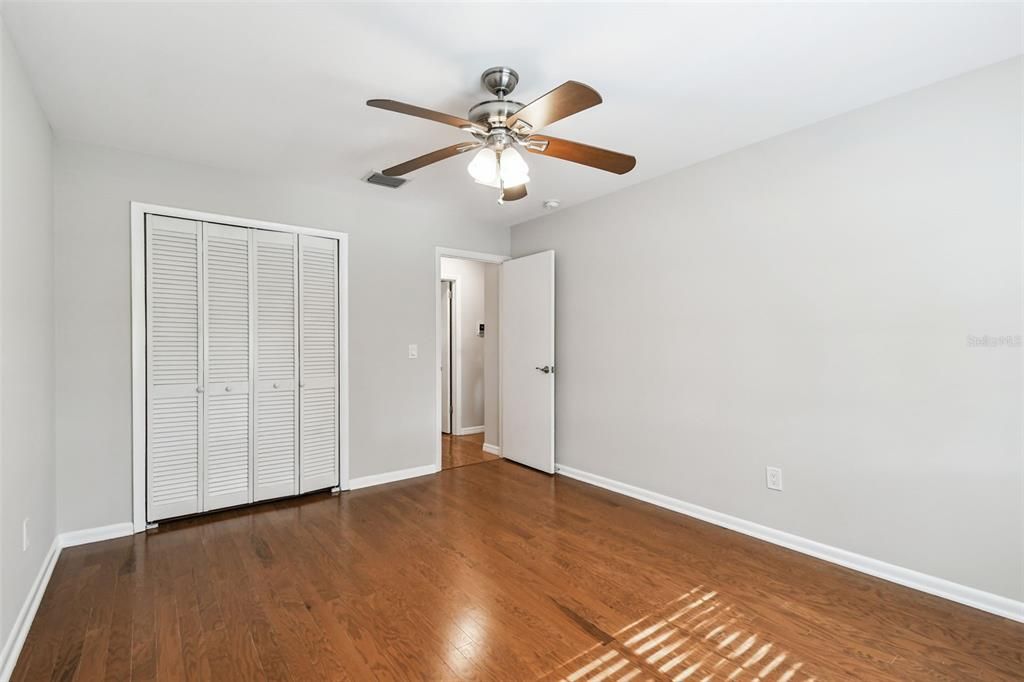 合同活跃: $550,000 (3 贝兹, 2 浴室, 1804 平方英尺)