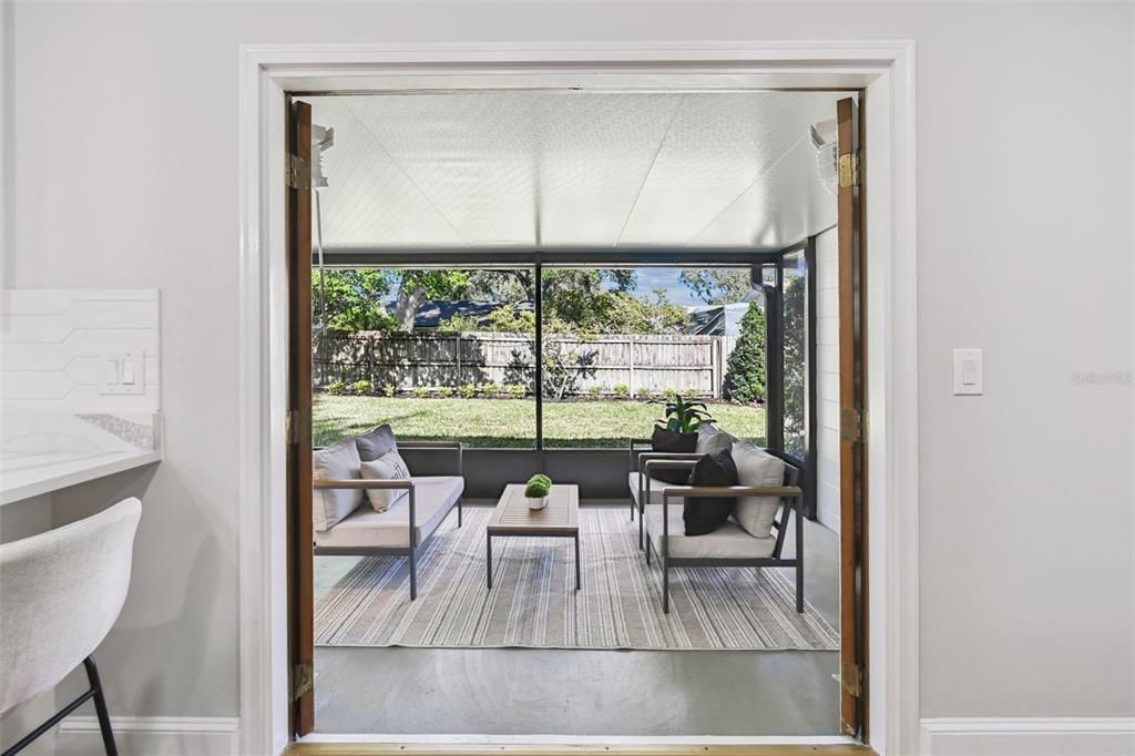 合同活跃: $550,000 (3 贝兹, 2 浴室, 1804 平方英尺)