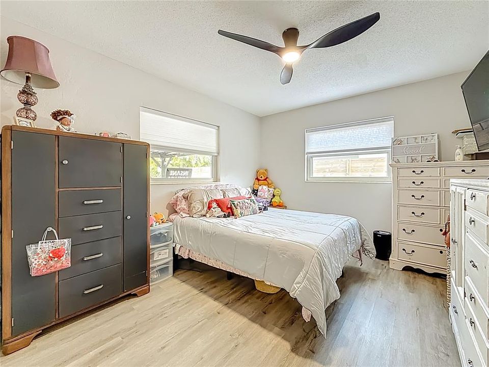 待售: $429,900 (2 贝兹, 2 浴室, 1278 平方英尺)