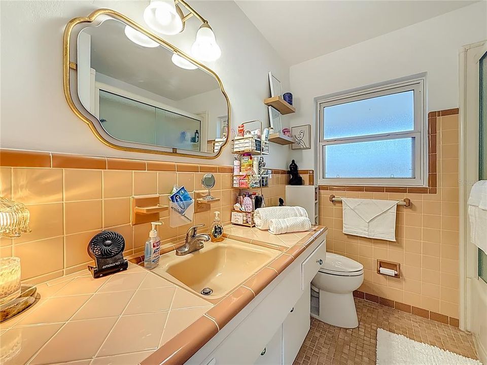 待售: $429,900 (2 贝兹, 2 浴室, 1278 平方英尺)